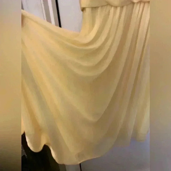 David’s Bridal | Bridesmaids Dress | Knee Length | Size 4 | Color: Canary - Picture 3 of 9